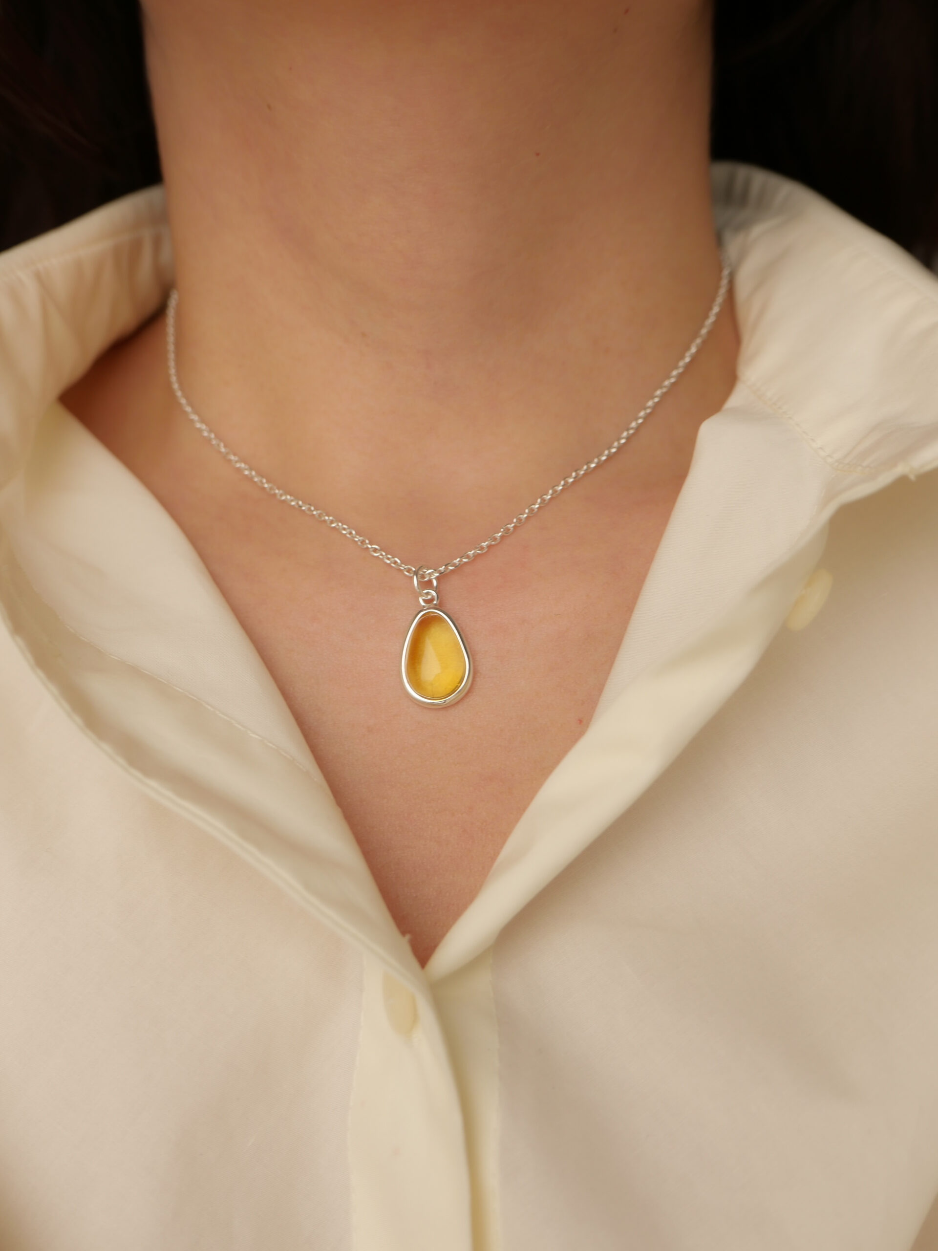 Подвеска с медовым янтарем на цепочке (38-43см, 4,9гр) — изображение 6